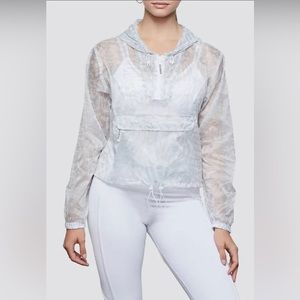 GOOD AMERICAN Icy Leopard Print Windbreaker Jacket